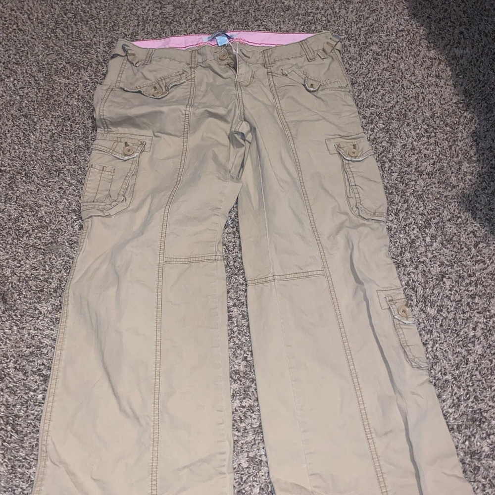 Aeropostale capris. Size 9/10R. never worn